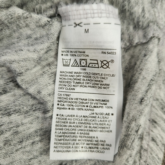 Old Navy Everywhere Crew T-Shirt Medium - Picture 6 of 6